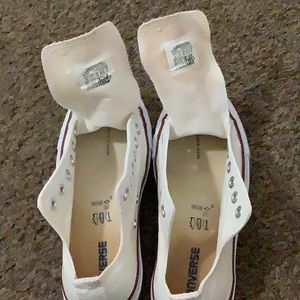 White converse All*STAR for men or women men’s size 5 will fit women size 71/2